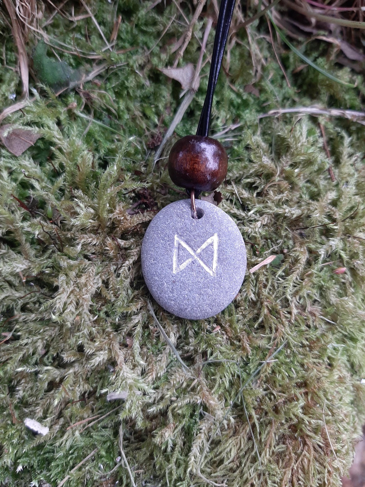 Carved Enlightenment Rune Stone Necklace - Dagaz - Day, Enlightenment, Break Through - Viking Jewellery | Viking Necklace
