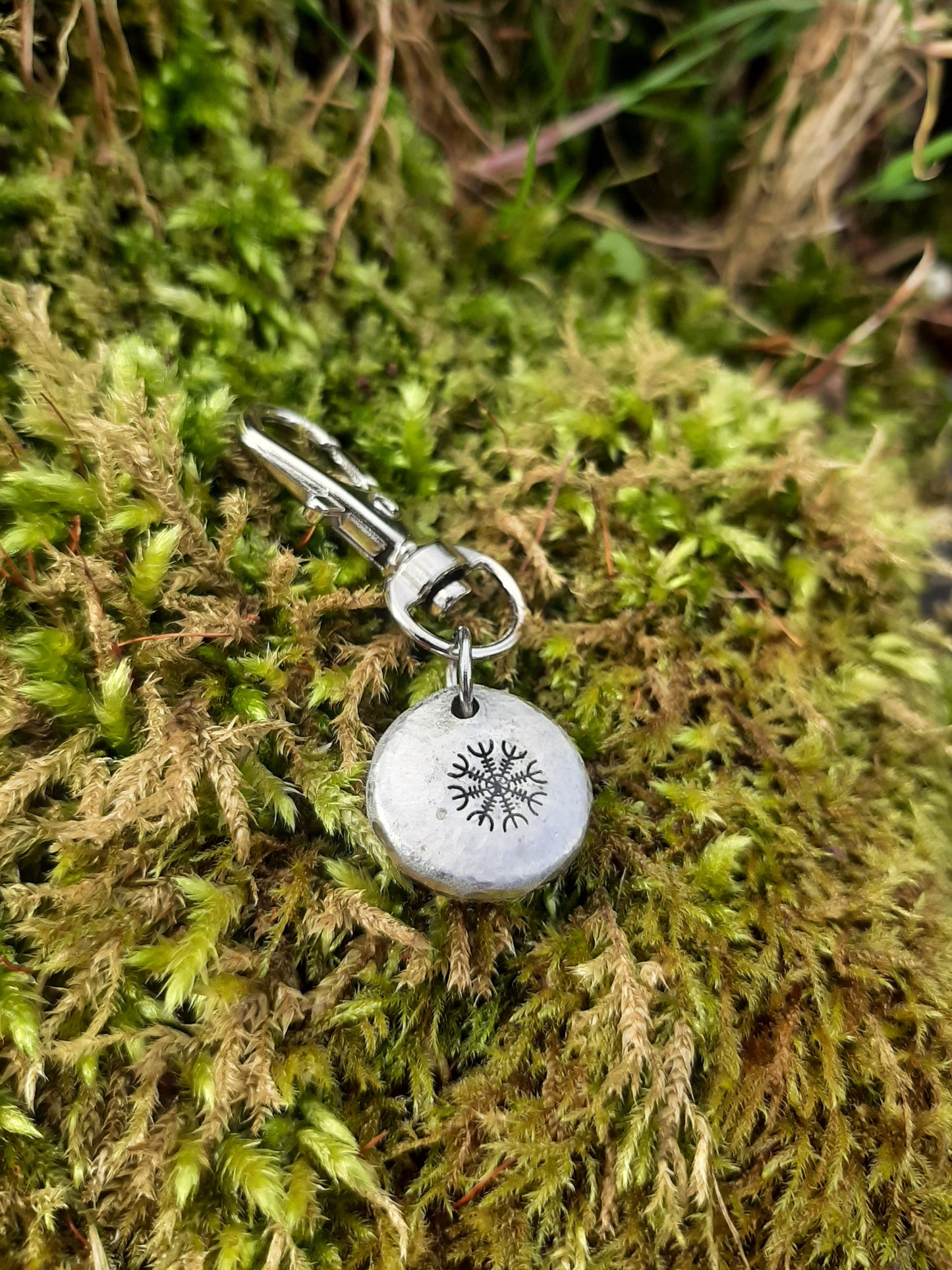 Helm of Awe Keyring - Viking keyring - Talisman - Cast and Hammered Pewter