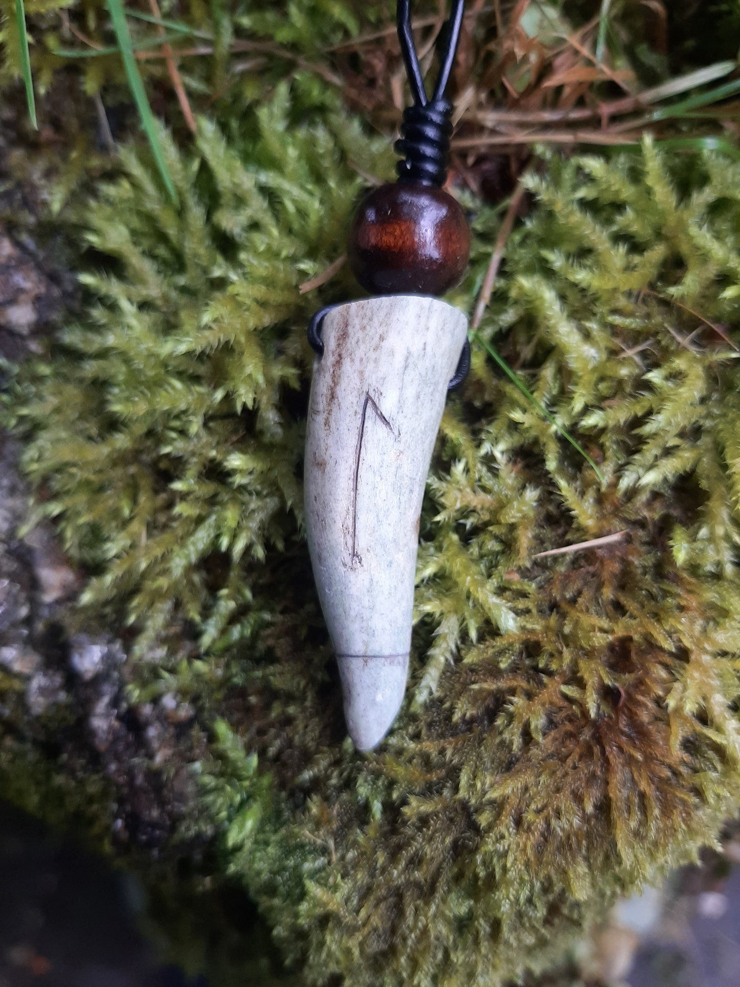 Carved Antler Laguz Renewal Rune Pendant Necklace | Viking Necklace