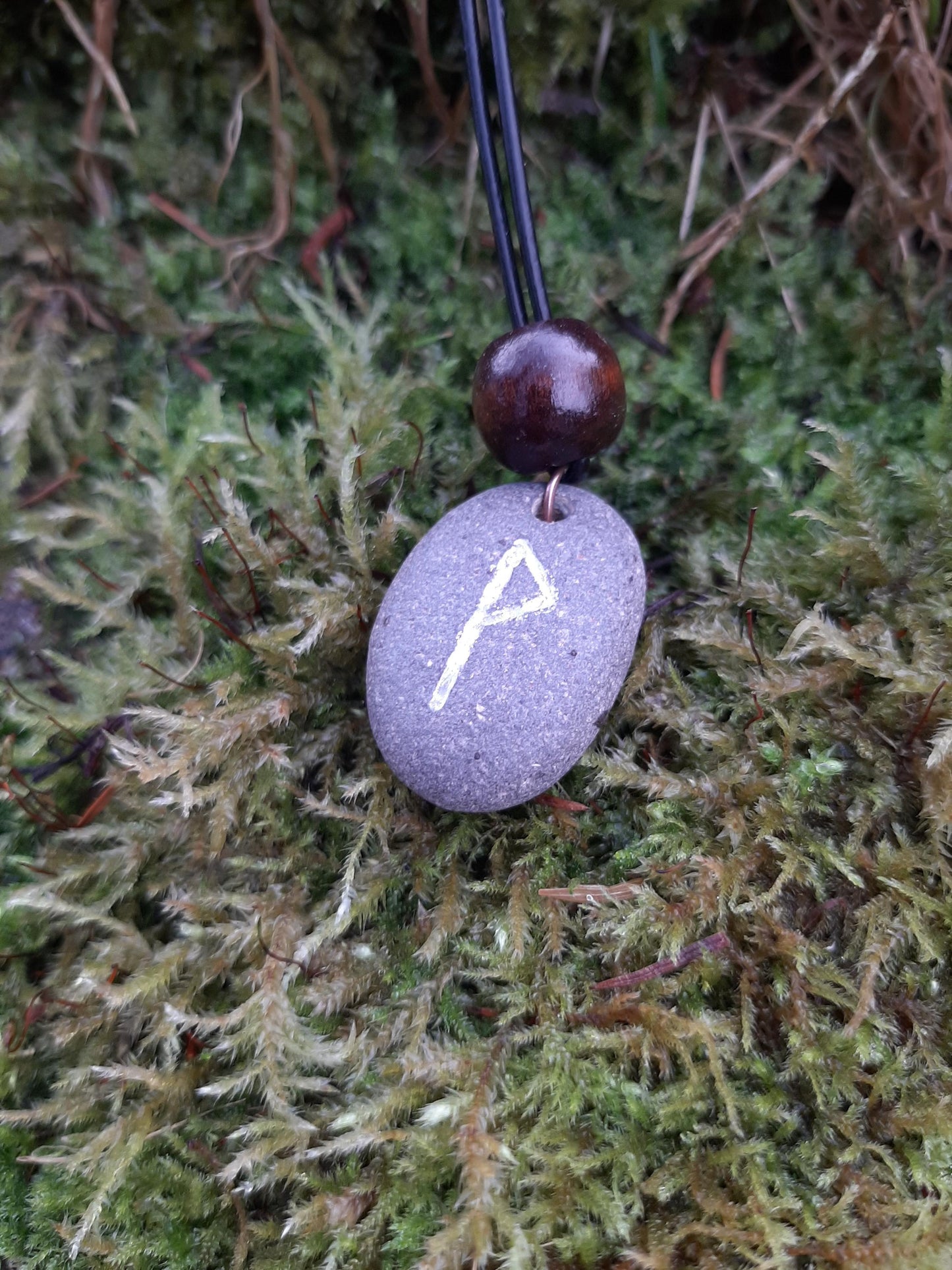 Carved Success Rune Stone Necklace - Wunjo - Success, Peace, Fellowship - Viking Jewellery | Viking Necklace
