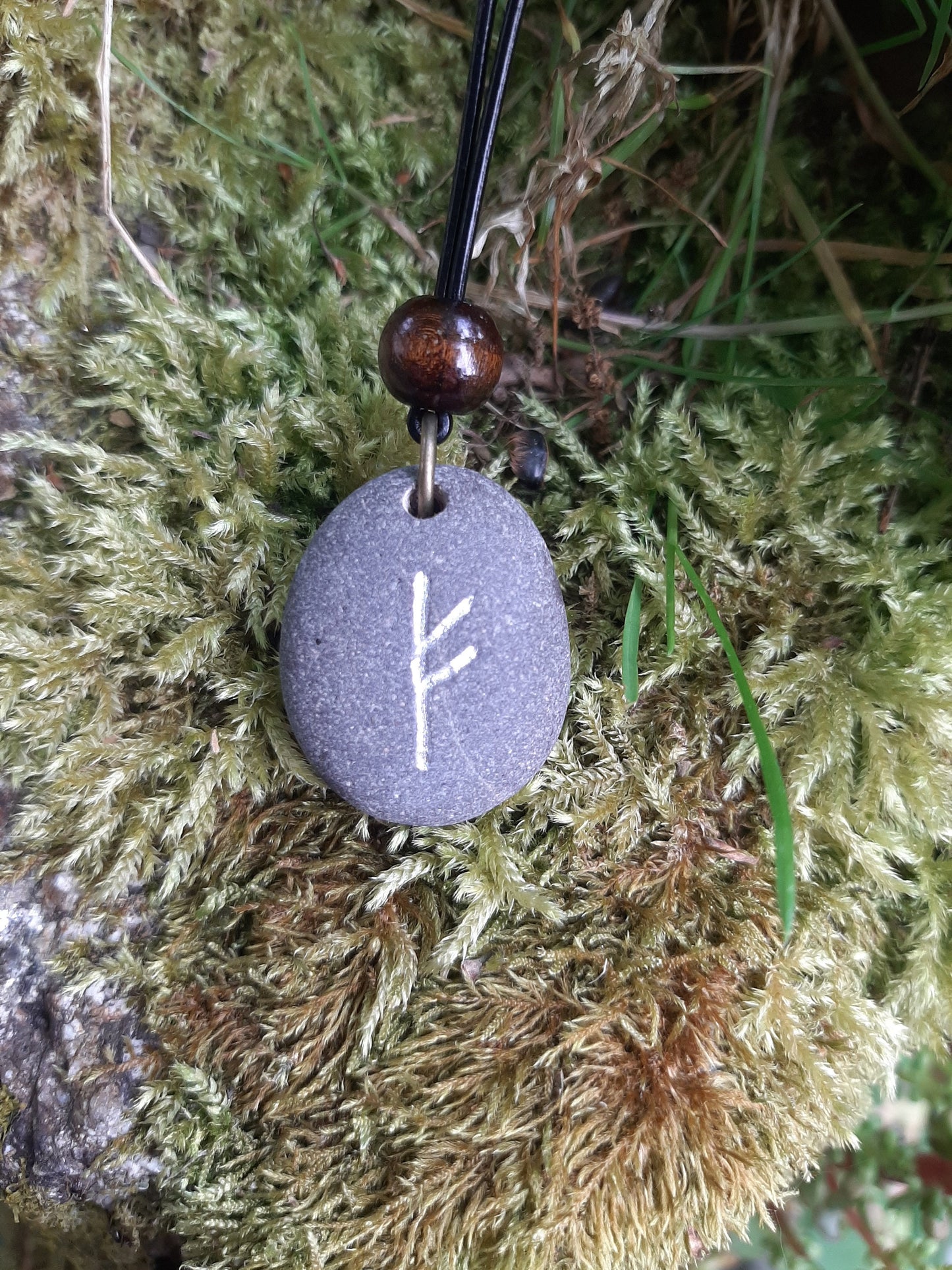 Carved Wealth Rune Stone Necklace - Fehu - Wealth, Luck - Viking Jewellery | Viking Necklace