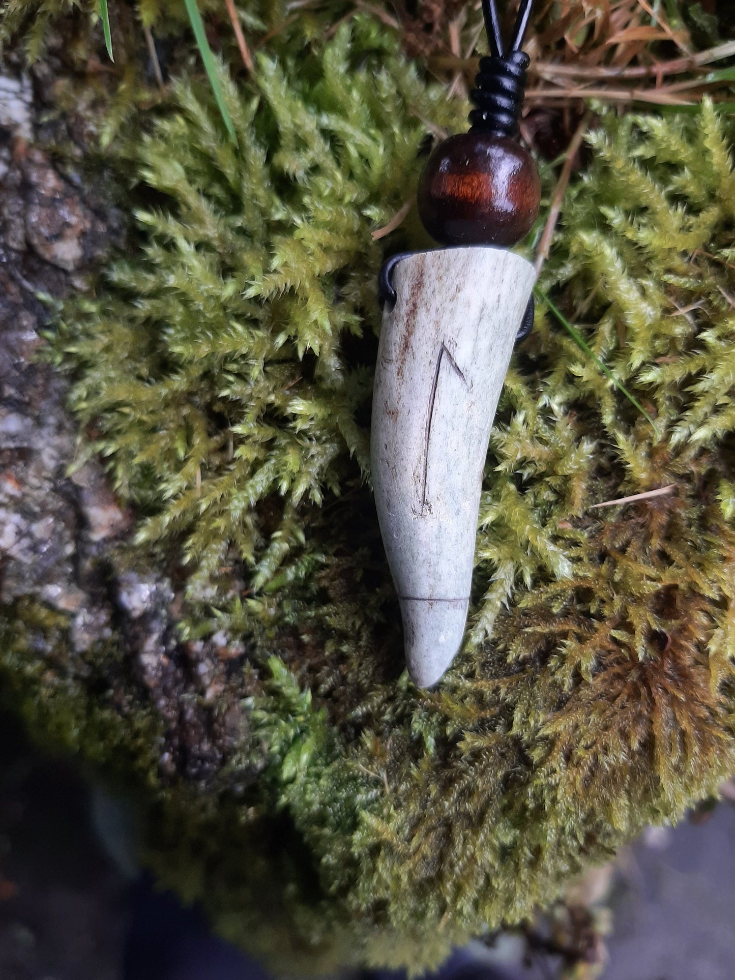 Carved Antler Laguz Renewal Rune Pendant Necklace | Viking Necklace