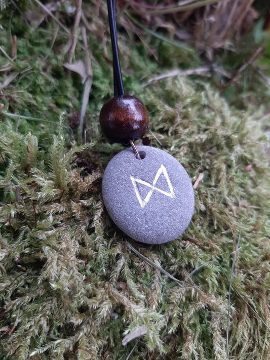 Carved Enlightenment Rune Stone Necklace - Dagaz - Day, Enlightenment, Break Through - Viking Jewellery | Viking Necklace