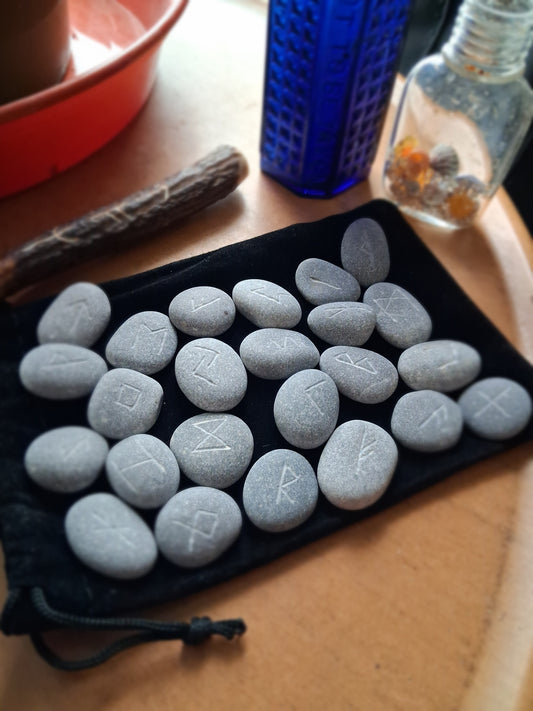 Carved Stone Rune Set - Rune casting, runestones, runestone set