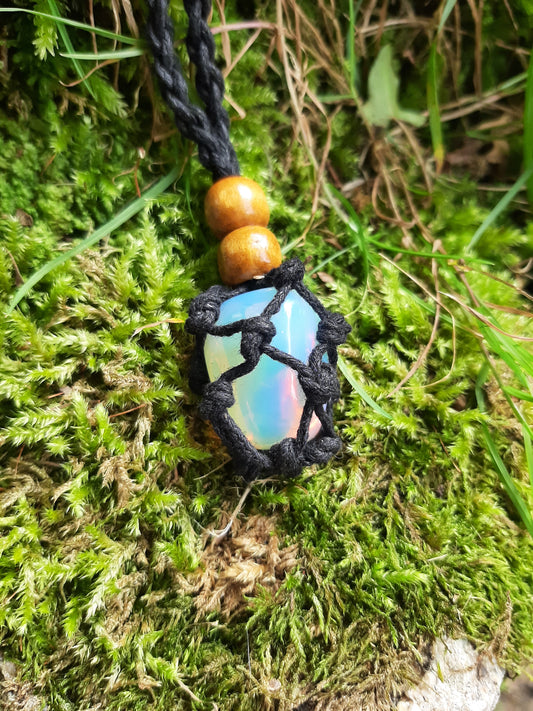 Macrame Opal Moonstone pendant necklace | Opalite