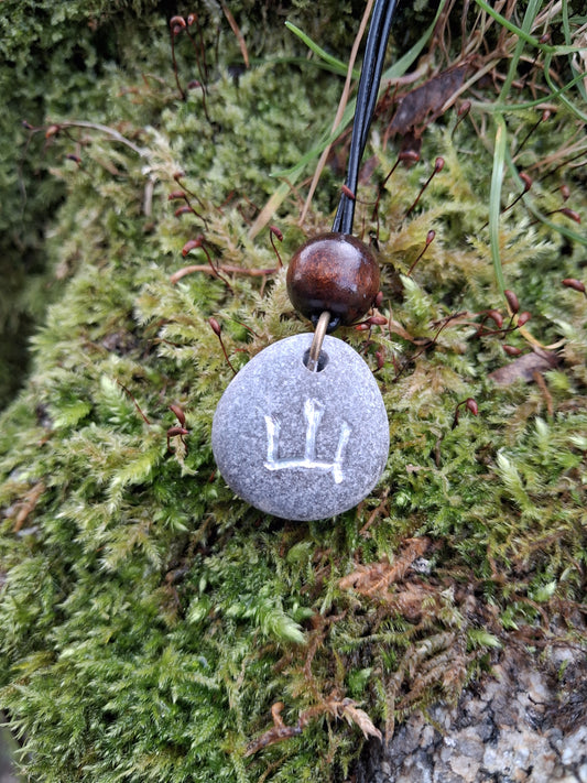 Carved Mountain Kanji Stone Necklace - Yama - Mountain