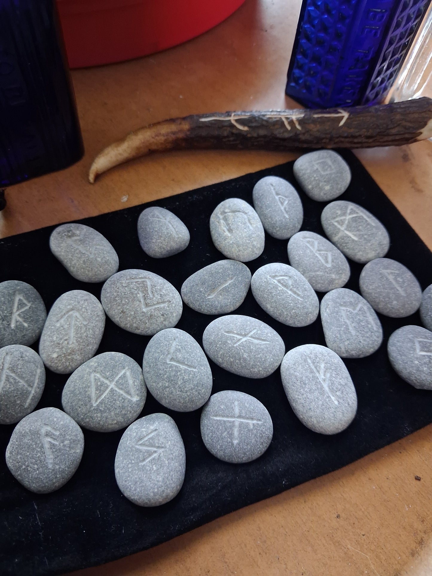 Carved Stone Rune Set - Rune casting, runestones, runestone set