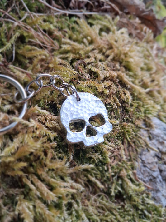 Skull Keyring - Gothic keyring - Talisman - Cast and Hammered Pewter